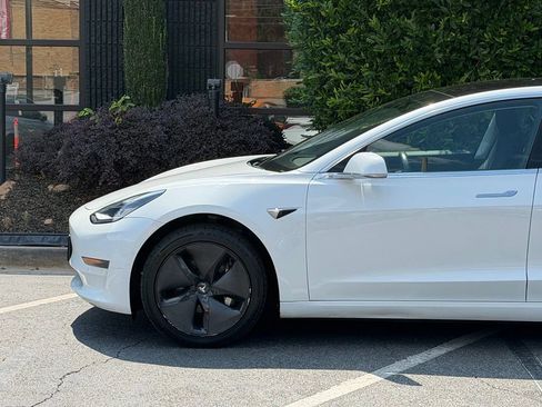 Used 2018 Tesla Model 3 RWD image 10