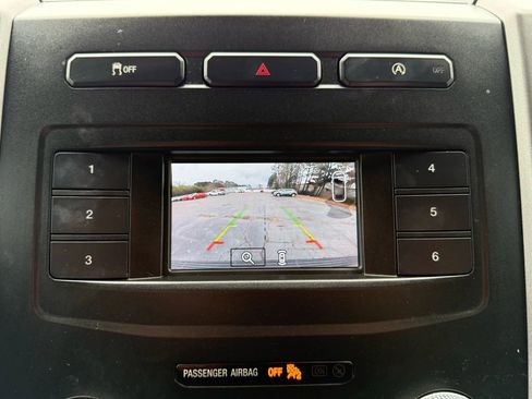 Used 2018 Ford Expedition XLT image 26