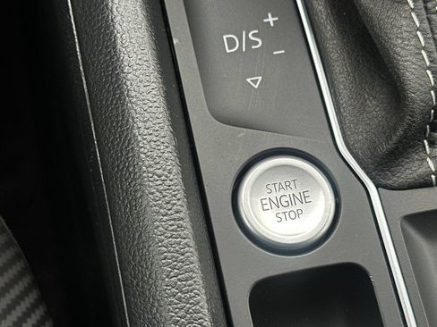 Certified 2023 Volkswagen Atlas Cross Sport SE FWD image 21