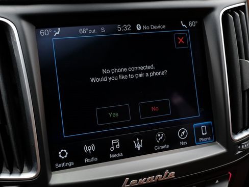 Used 2020 Maserati Levante image 29