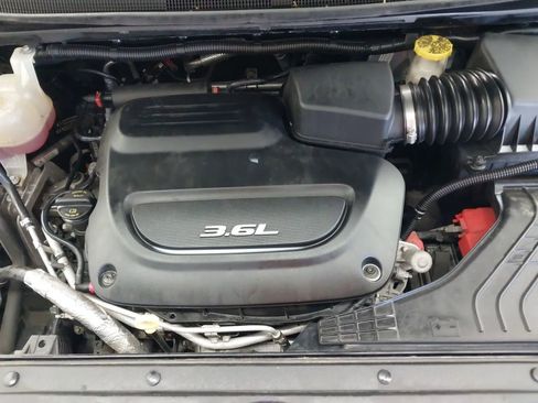 Used 2017 Chrysler Pacifica Touring-L image 27