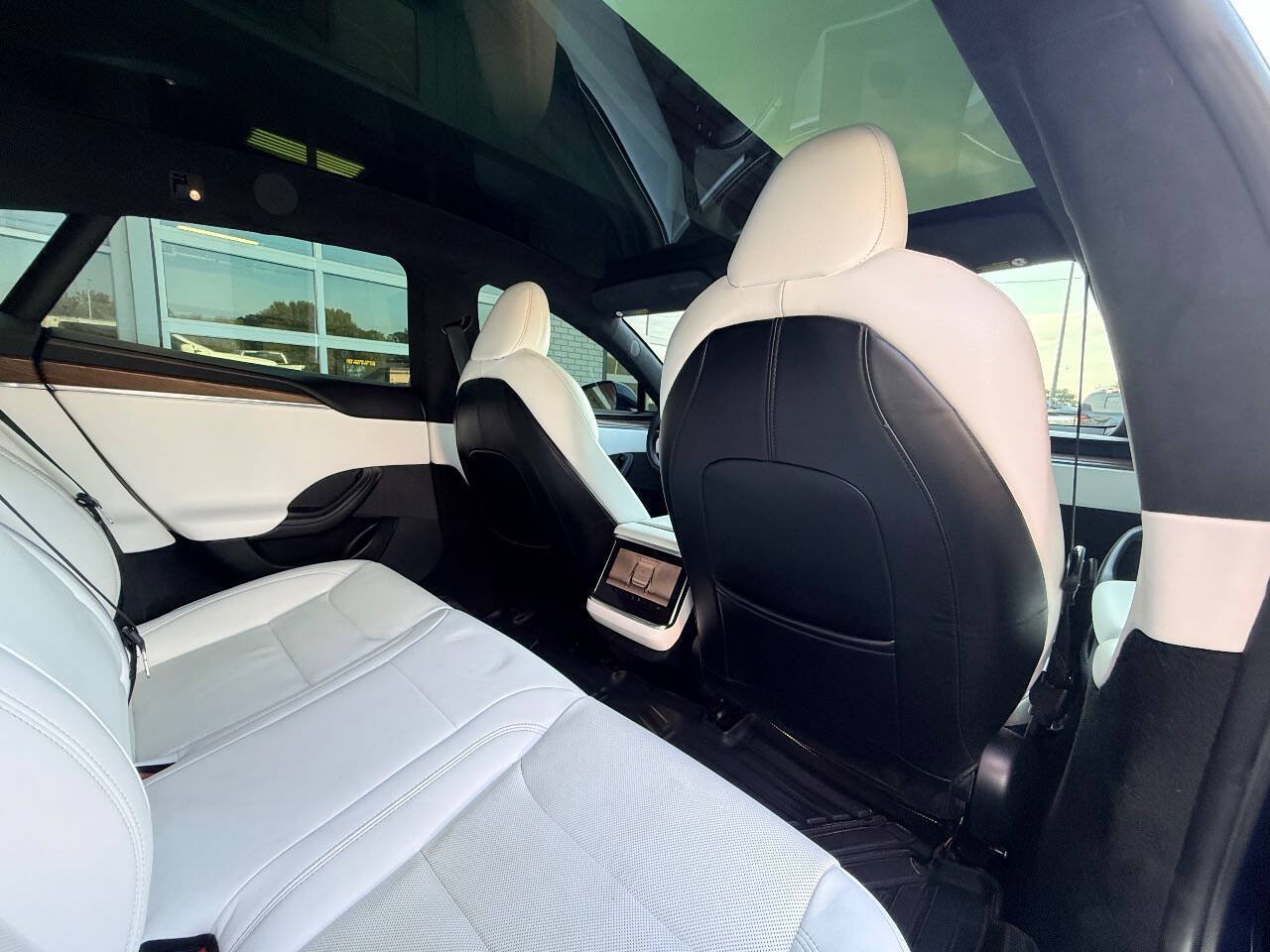 Used 2022 Tesla Model S AWD/4WD image 37
