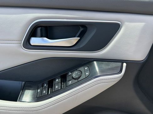 Certified 2021 Nissan Rogue SV w/ Premium Package FWD image 20