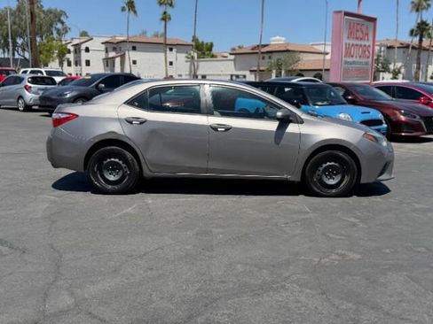 Used 2015 Toyota Corolla LE FWD image 2