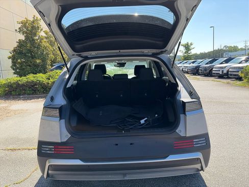 Used 2025 Hyundai Ioniq 5 SE RWD image 11