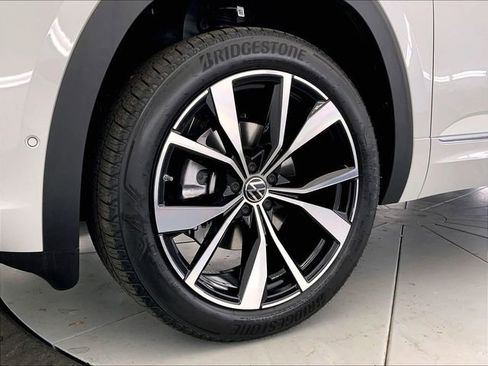 New 2026 Volkswagen Atlas Cross Sport SEL Premium R-Line AWD/4WD image 12