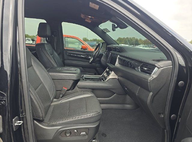 Used 2022 GMC Yukon XL Denali AWD/4WD image 19