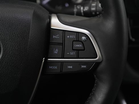 Used 2023 Toyota Highlander XSE image 27