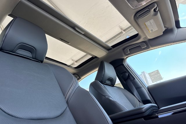 New 2027 Toyota Prius FWD image 19