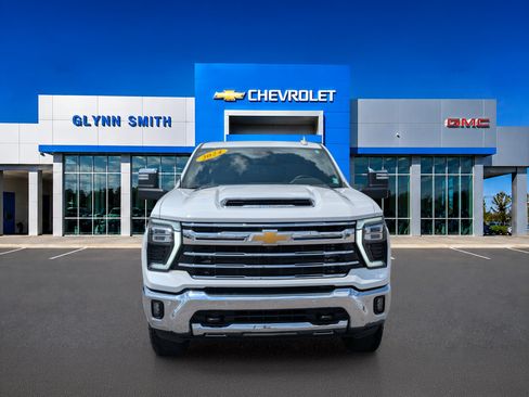Used 2024 Chevrolet Silverado 3500 LTZ w/ LTZ Convenience Package AWD/4WD image 2