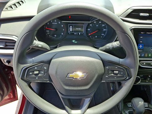 Used 2023 Chevrolet TrailBlazer LT w/ Convenience Package FWD image 16