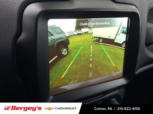 Used 2023 Jeep Renegade Trailhawk AWD/4WD image 21