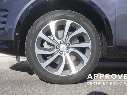 Used 2025 Land Rover Discovery Sport Dynamic SE image 32