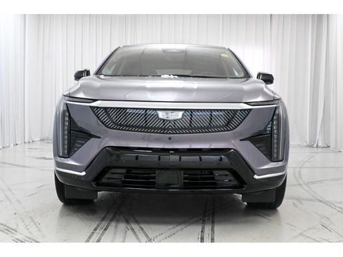 New 2026 Cadillac Optiq Luxury 2 image 3