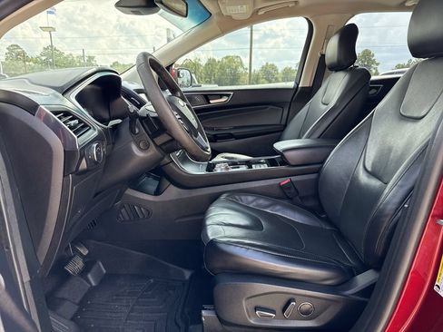Used 2019 Ford Edge Titanium w/ Equipment Group 301A AWD/4WD image 12