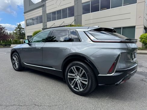 Used 2023 Cadillac Lyriq AWD image 7