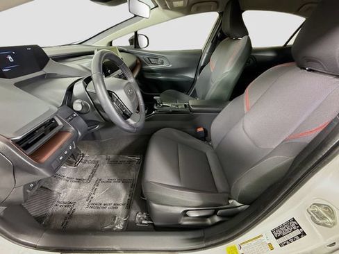 Certified 2025 Toyota Prius Plug-In Hybrid FWD image 19