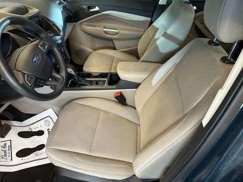 Used 2019 Ford Escape SE FWD image 19