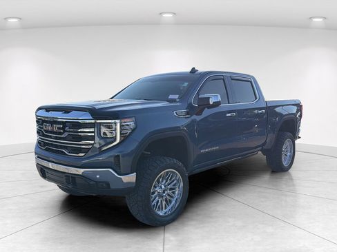 Used 2024 GMC Sierra 1500 SLT w/ SLT Premium Plus Package AWD/4WD image 8