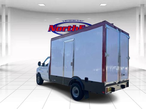 Used 2024 Ford E-350 and Econoline 350 Super Duty w/ Power Windows & Locks Group RWD image 5