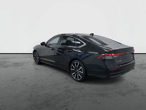 Used 2023 Honda Accord Touring image 9