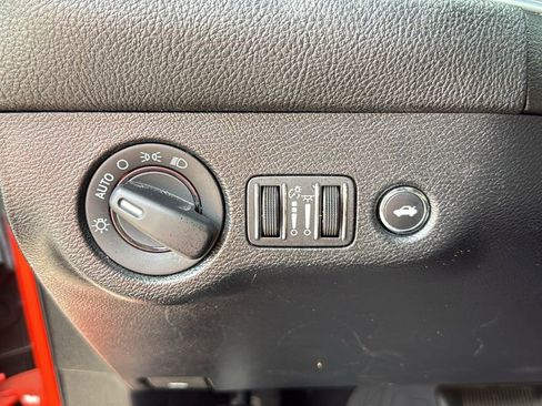 Used 2021 Dodge Challenger SXT image 14