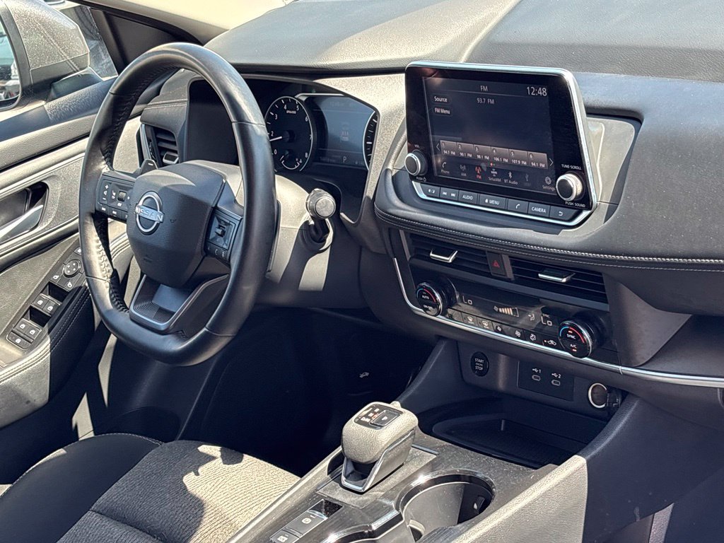 Used 2025 Nissan Rogue SV FWD image 26