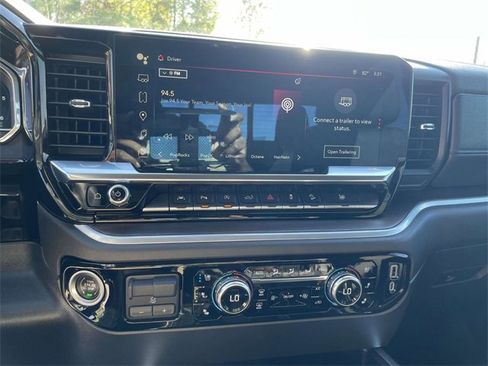 Used 2022 GMC Sierra 1500 SLT w/ SLT Premium Plus Package image 23