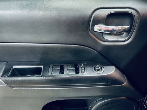 Used 2016 Jeep Patriot High Altitude FWD image 26