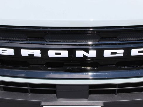 Used 2023 Ford Bronco Sport Outer Banks w/ Tech Package AWD/4WD image 10