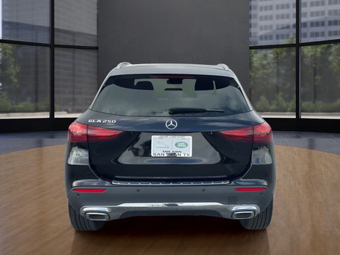 Used 2025 Mercedes-Benz GLA 250 image 4