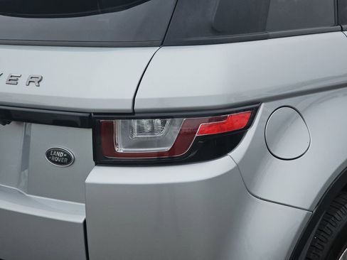 Used 2019 Land Rover Range Rover Evoque SE Premium image 41