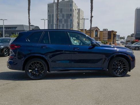New 2026 BMW X5 xDrive40i w/ M Sport Package AWD/4WD image 4