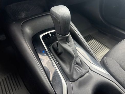 Used 2025 Toyota Corolla LE FWD image 27