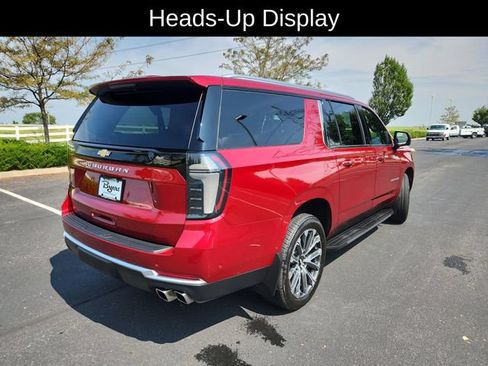 Used 2025 Chevrolet Suburban High Country AWD/4WD image 11