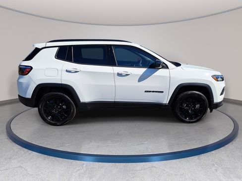 New 2026 Jeep Compass Latitude image 4