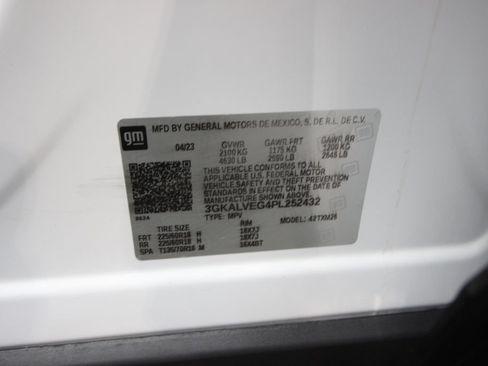 Used 2023 GMC Terrain SLT AWD/4WD image 32