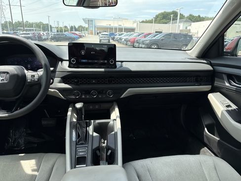 Certified 2023 Honda Accord LX image 32