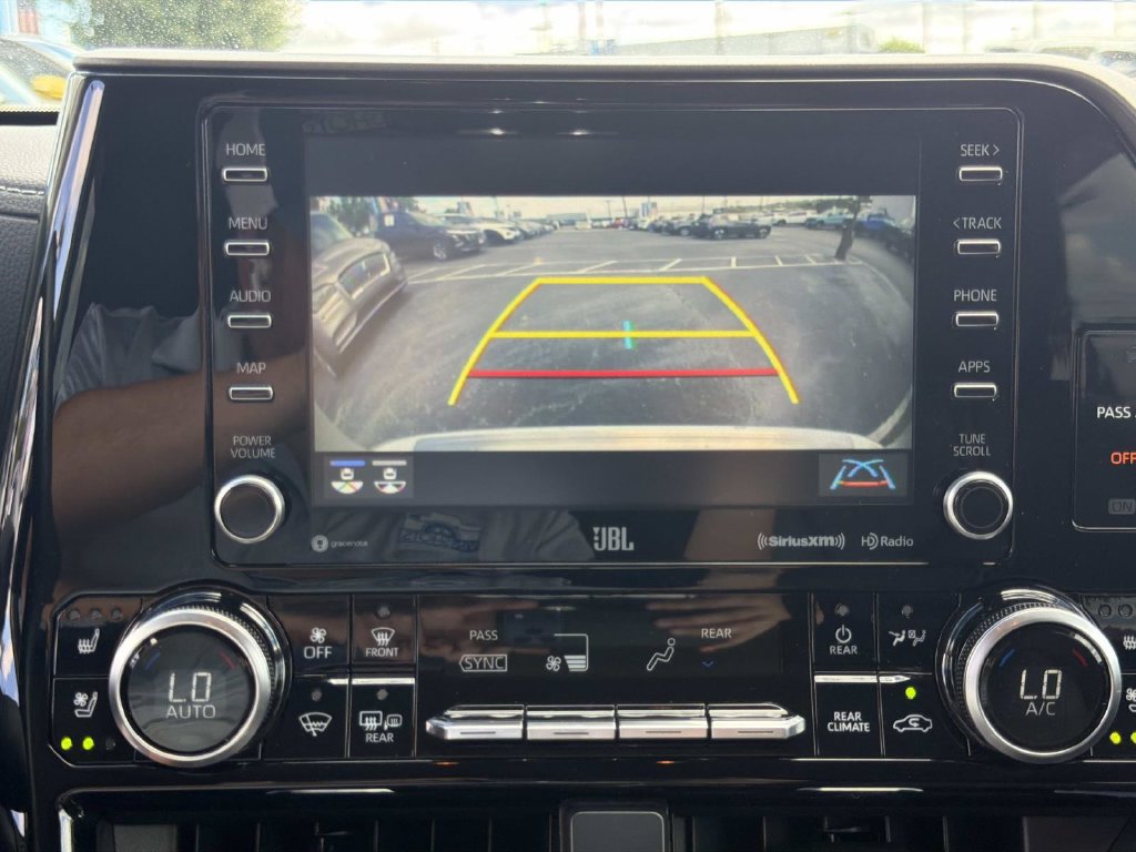 Used 2021 Toyota Highlander Limited AWD/4WD image 33