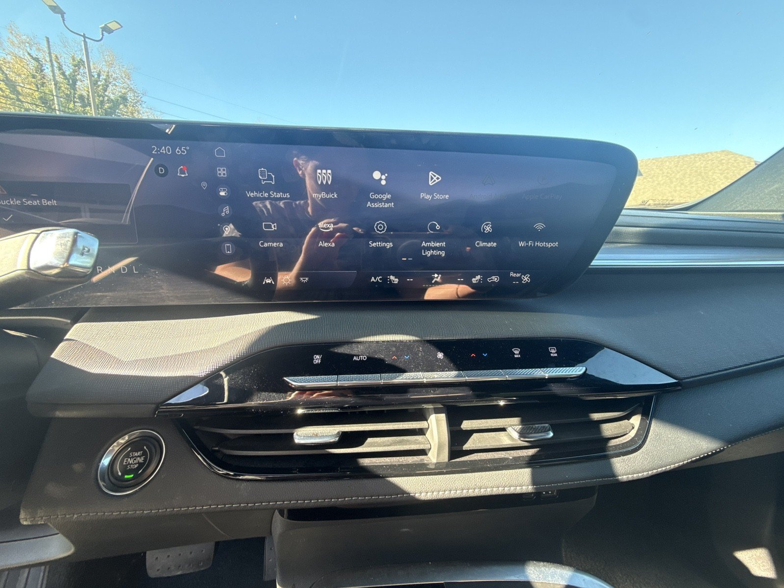 Used 2025 Buick Enclave Preferred FWD image 11