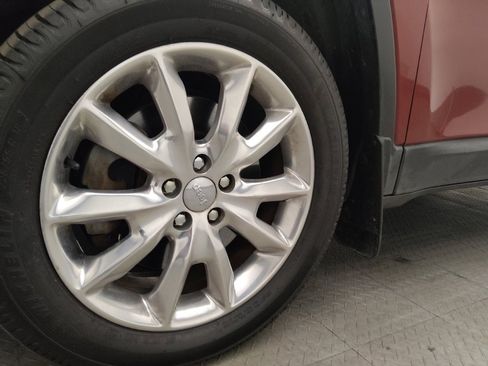 Used 2015 Jeep Cherokee Limited w/ Luxury Group image 31