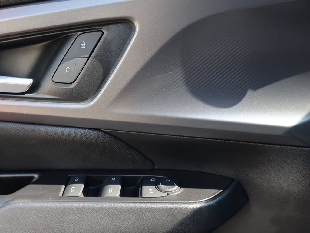 Certified 2024 Chevrolet Equinox EV RS FWD image 43