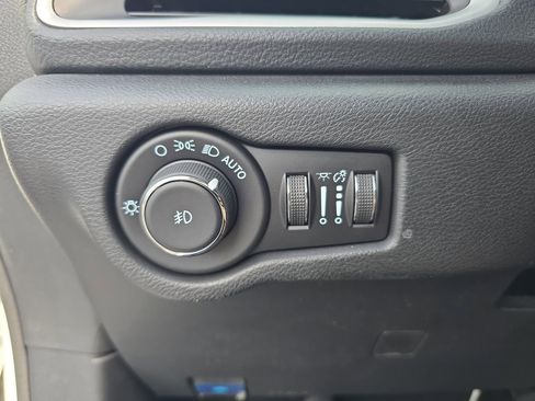 Used 2021 Chrysler Pacifica Touring w/ S Appearance Package image 21