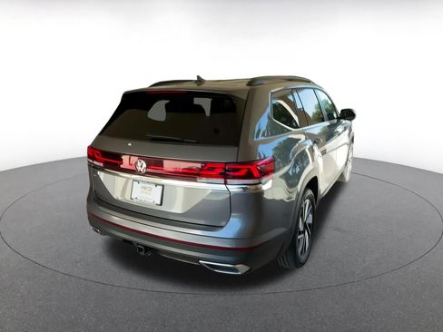 Used 2025 Volkswagen Atlas SE image 14