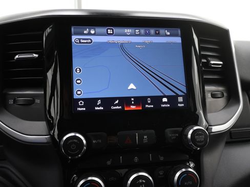 Used 2024 RAM 2500 Big Horn w/ Sport Appearance Package image 11