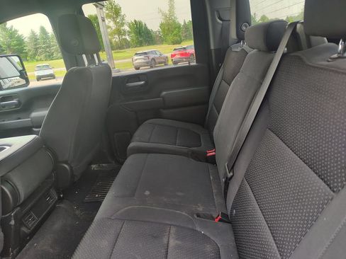 Used 2021 Chevrolet Silverado 2500 Custom w/ Custom Value Package AWD/4WD image 17