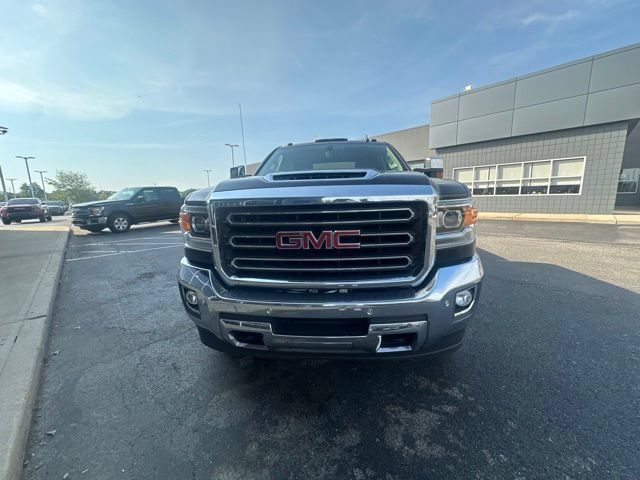 Used 2019 GMC Sierra 2500 SLT w/ Duramax Plus Package AWD/4WD image 3