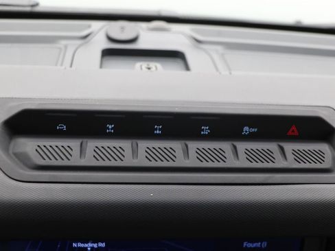 Used 2025 Ford Bronco Badlands image 26