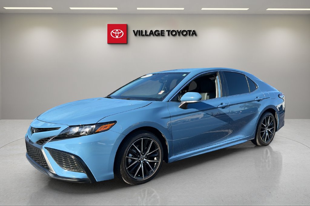 Certified 2023 Toyota Camry SE FWD image 1