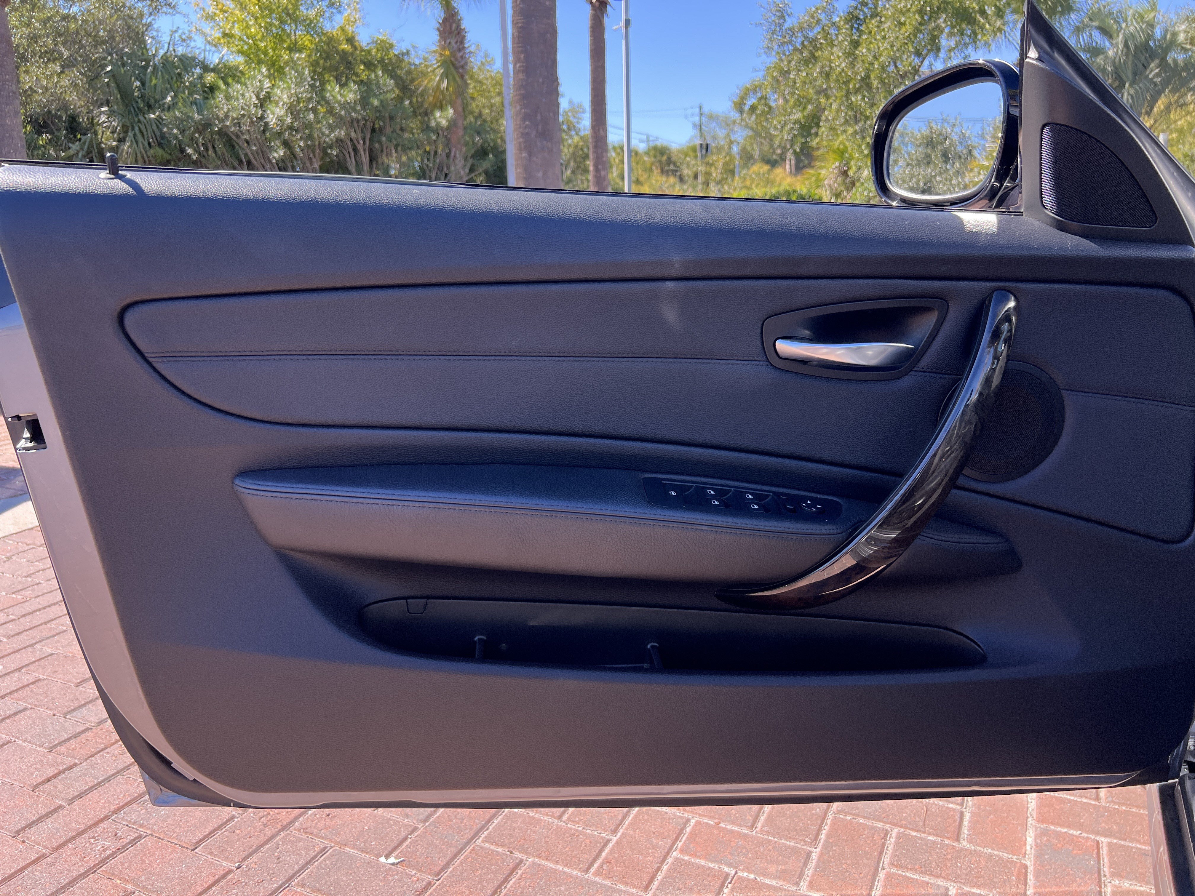 Used 2011 BMW 128i Convertible RWD image 14